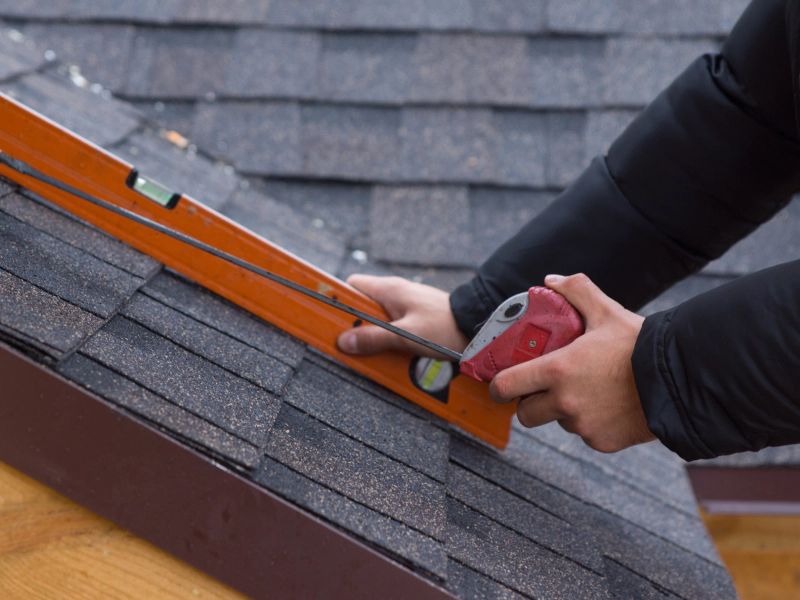 roofer installing a shingle roof ringgold ga